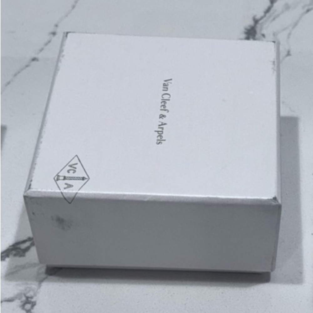 Authentic Van Cleef & Arpels Neckless/ Bracelet J… - image 4